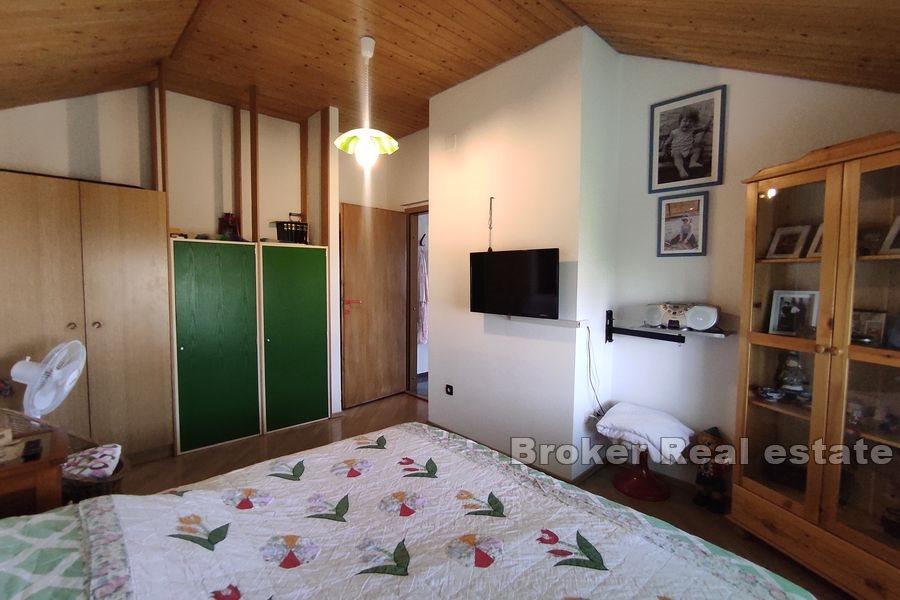 Bol, appartamento con tre camere da letto