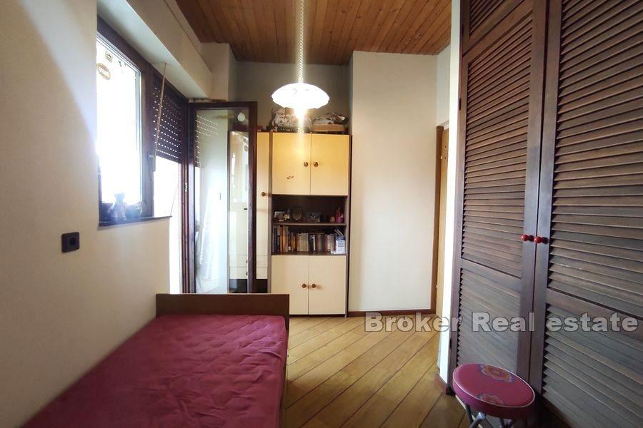 Bol, třípokojový byt