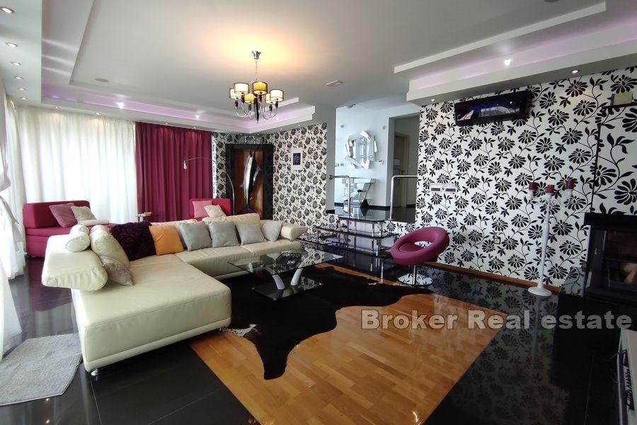 Villa avec piscine et vue mer