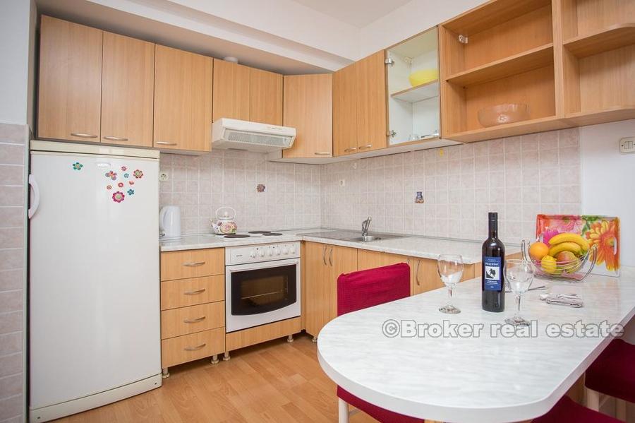 Wygodny apartament z jedną sypialnią, Znjan, na sprzedaż
