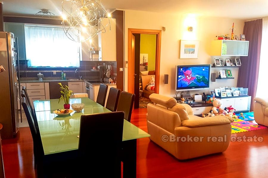 Comfortable and nice 3-bedroom apartment, for sale