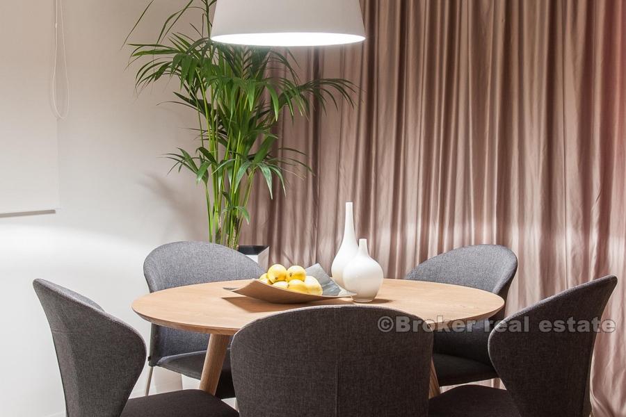 Apartament z dwiema sypialniami, widok na morze, długi czynsz