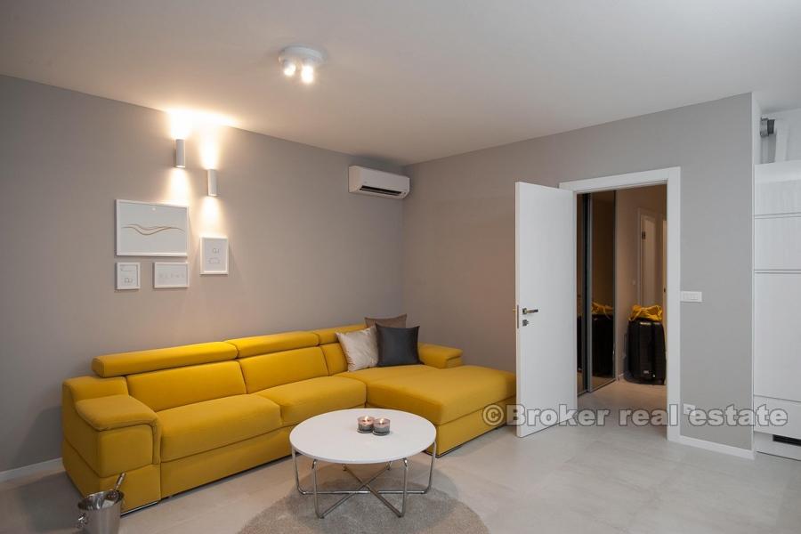 Apartament z dwiema sypialniami, widok na morze, długi czynsz