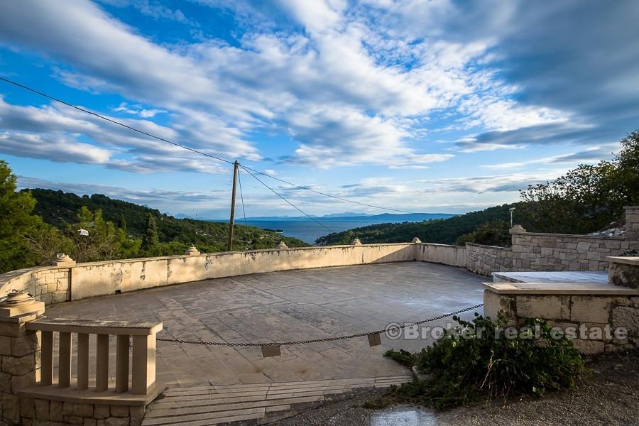 Maison en pierre avec vue mer, à vendre