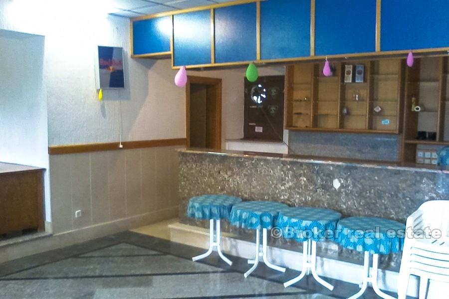 Casa in pietra con vista mare, in vendita