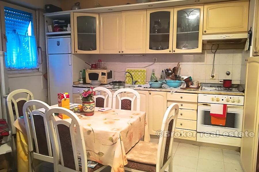 Byt k rekonstrukci, k prodeji