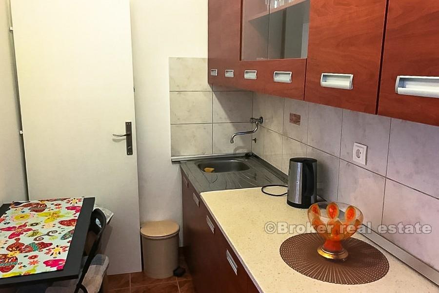 Kamenný dům se zahradou, k prodeji