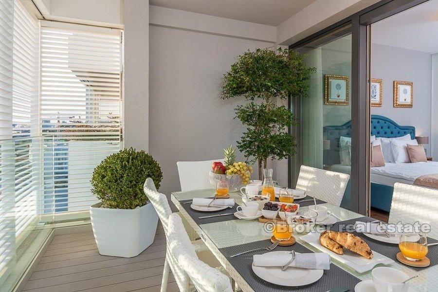 Luksusowy apartament z widokiem na morze, na sprzedaż