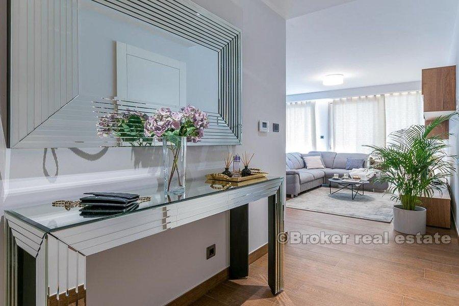 Luksusowy apartament z widokiem na morze, na sprzedaż