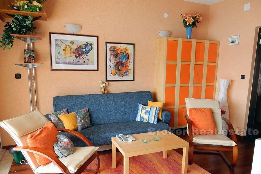 Stobreč, dvoupokojový apartmán s otevřeným výhledem na moře