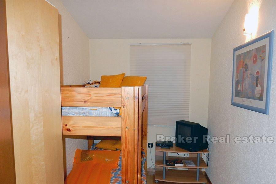 Stobreč, dvoupokojový apartmán s otevřeným výhledem na moře