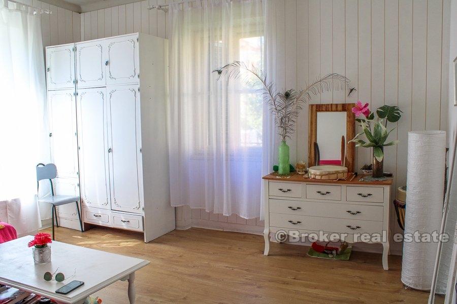 Appartement de trois pièces dans le centre, à vendre