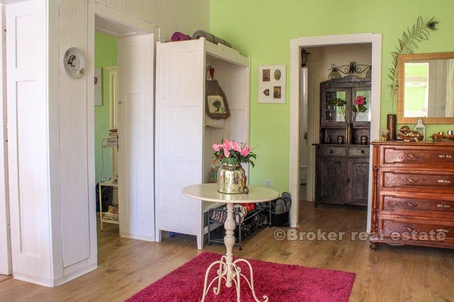 Appartamento trilocale in centro, in vendita