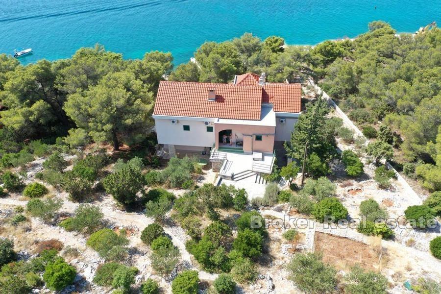 House by the sea, for sale