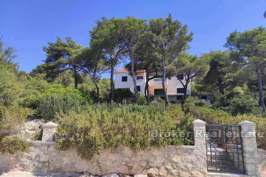 House by the sea, for sale