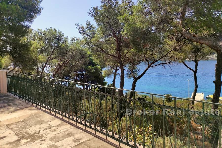 House by the sea, for sale