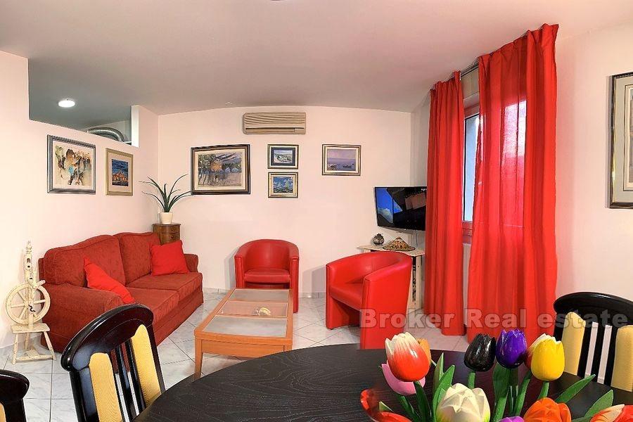 Zenta, bekväm, fullt möblerad lägenhet