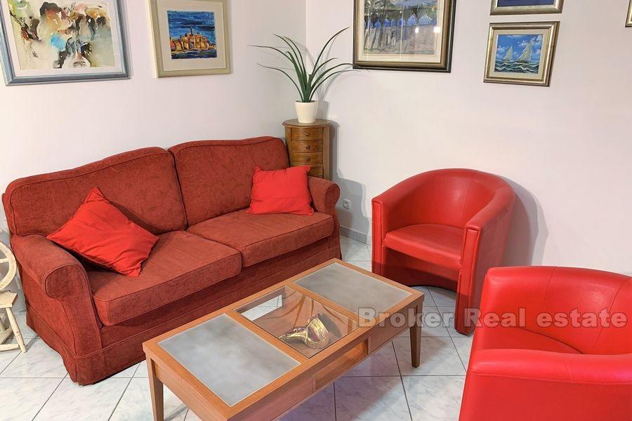 Zenta, komforan, potpuno namješten stan