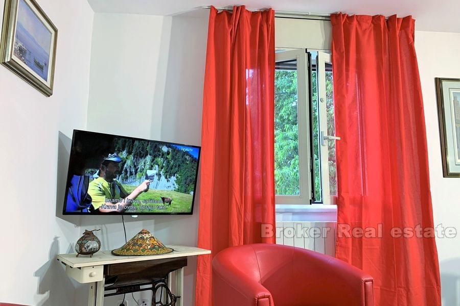 Zenta, bekväm, fullt möblerad lägenhet