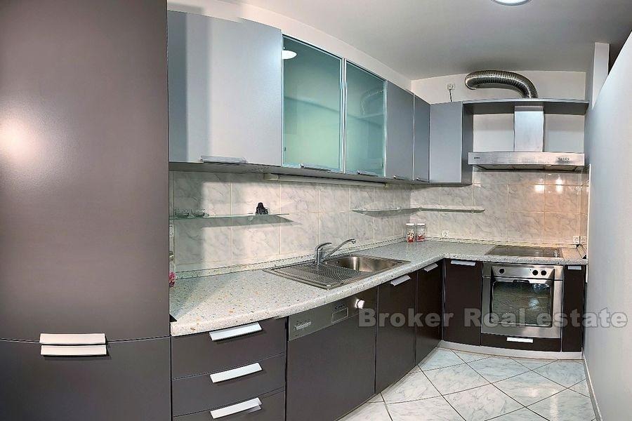 Zenta, bekväm, fullt möblerad lägenhet