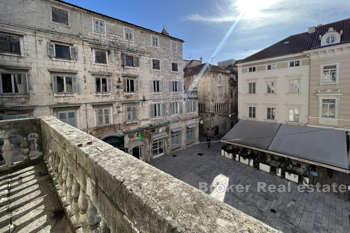 001-2024-44-Split-center-Three-storey-apartment-in-center-for-sale