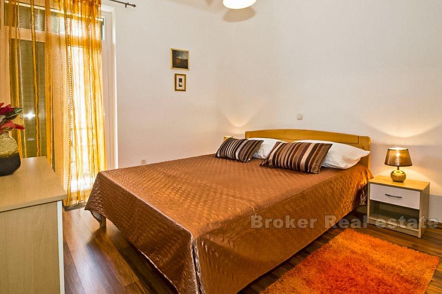 Umeblowane mieszkanie, na dłuższy wynajem