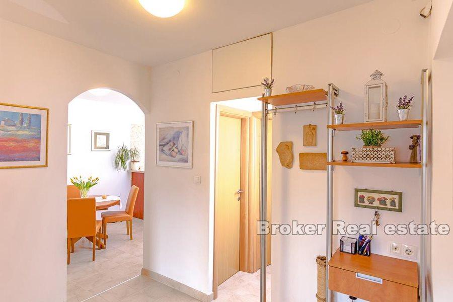 One bedroom apartment near center