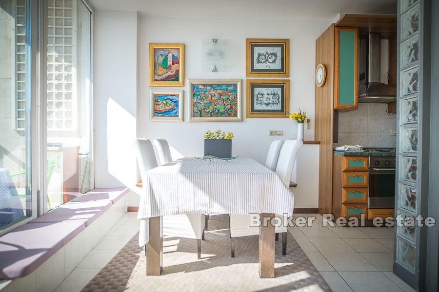 Un appartement d'une chambre avec vue sur la mer ouverte