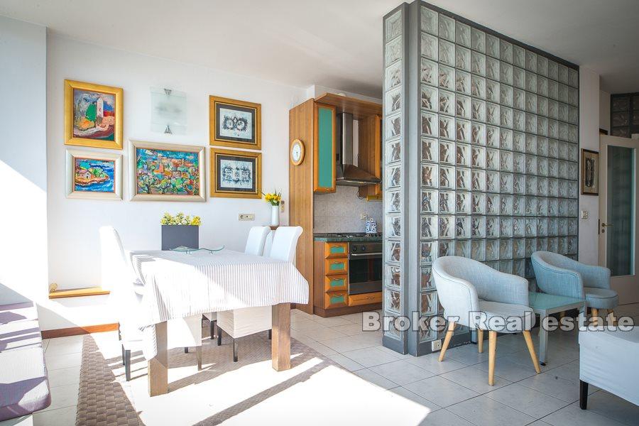Un appartement d'une chambre avec vue sur la mer ouverte