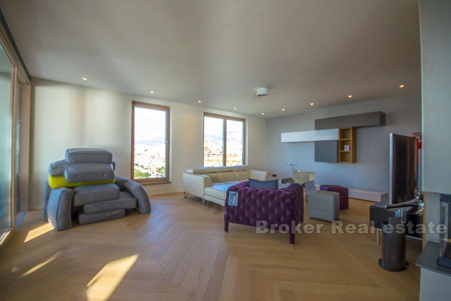 Duilovo, stor, luksuriøs leilighet med tre soverom