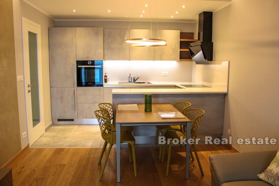 Apartment with sea view, for rent