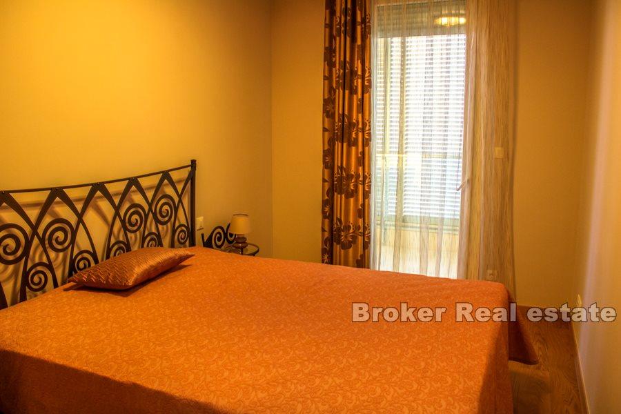 Apartment with sea view, for rent