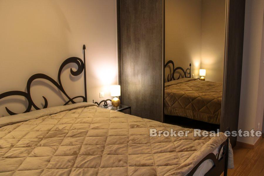 Apartment with sea view, for rent