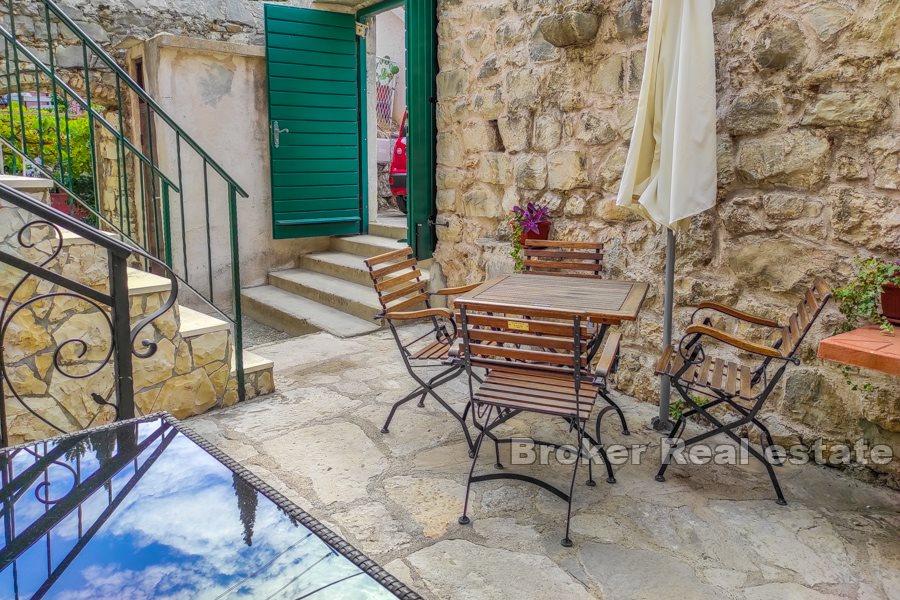 Semi-detached stone house on 3 floors