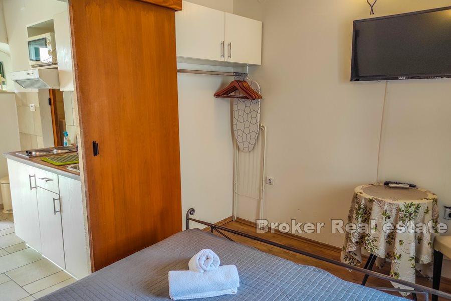 Kamena dvojna kuća na 3 kata