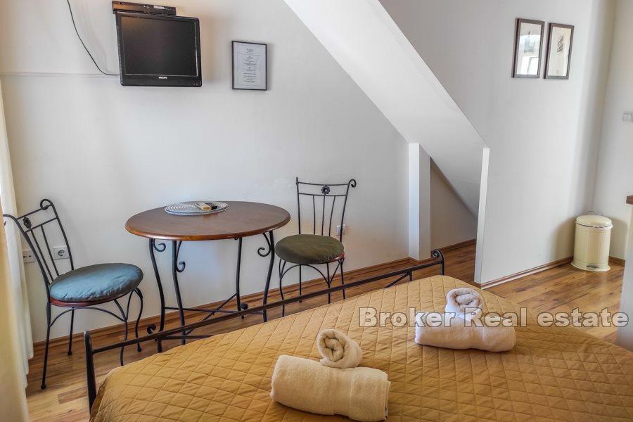 Semi-detached stone house on 3 floors