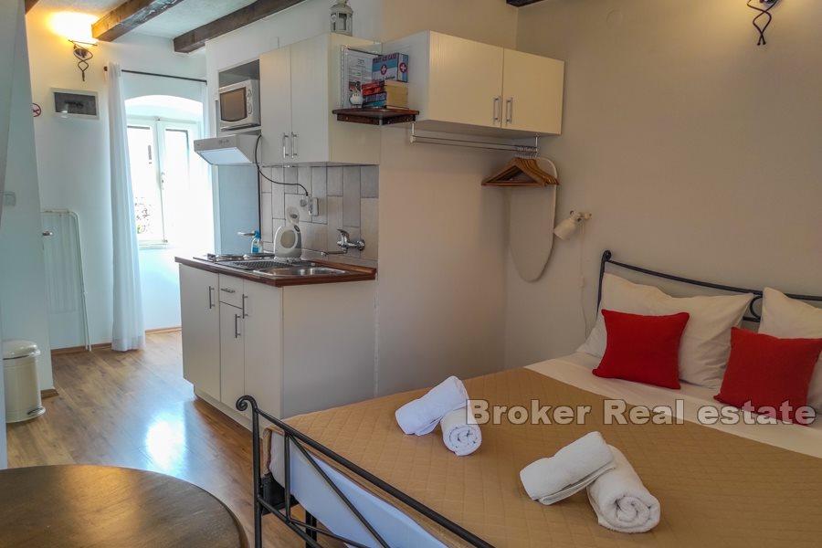 Semi-detached stone house on 3 floors