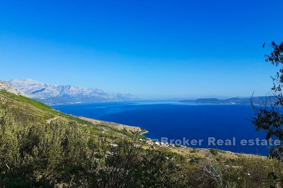 Building plot with sea view