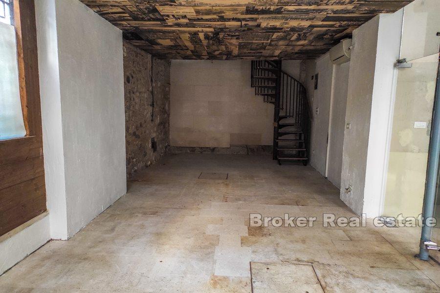 Ausstellungsgeschäftsraum, Split Center