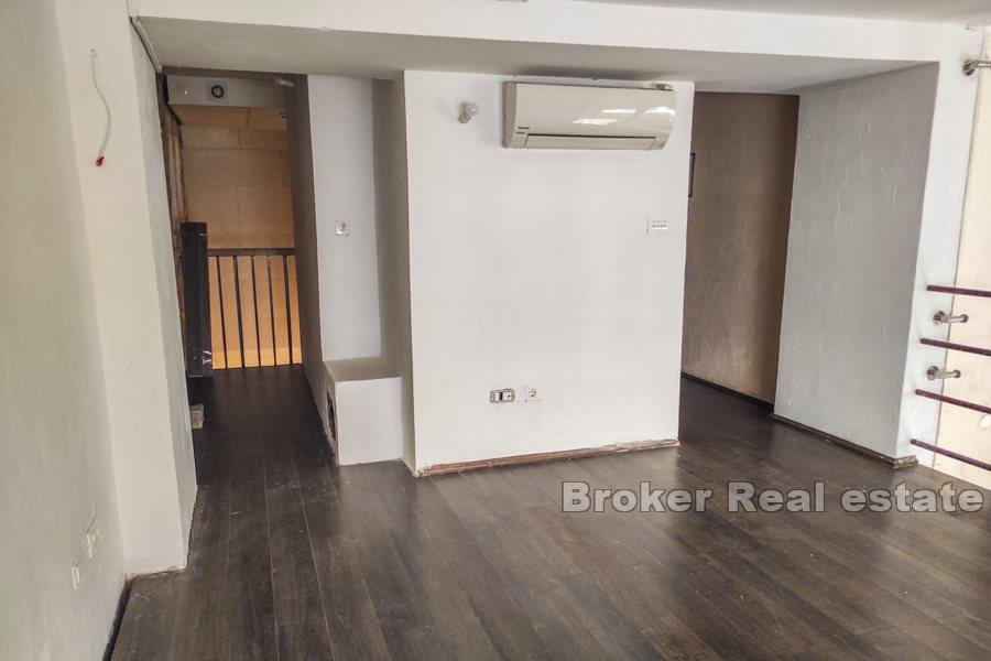 Ausstellungsgeschäftsraum, Split Center