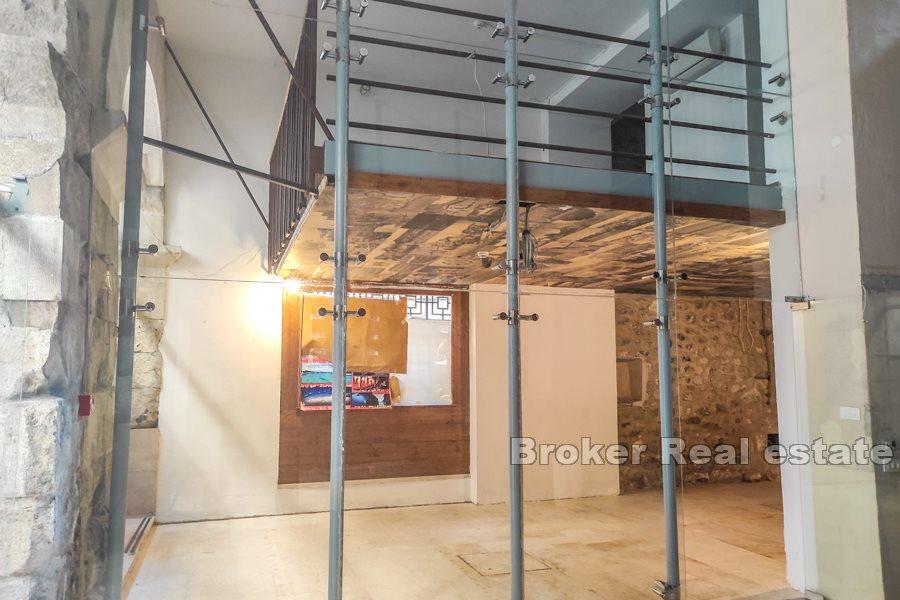 Выставочное бизнес-пространство, Сплит центр