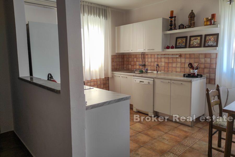 Comfortable apartment. for long lease