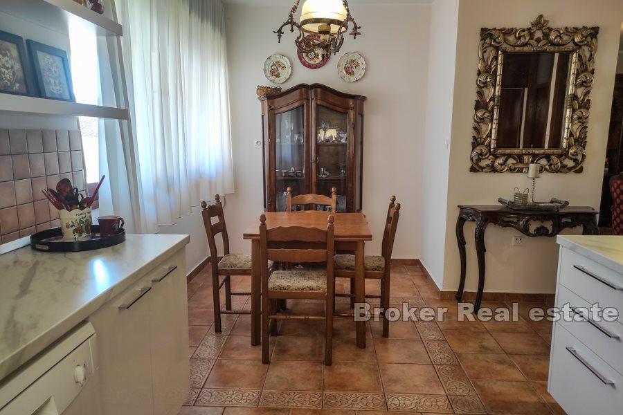 Comfortable apartment. for long lease