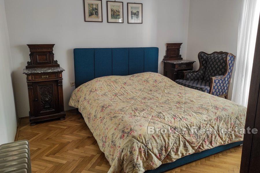 Comfortable apartment. for long lease