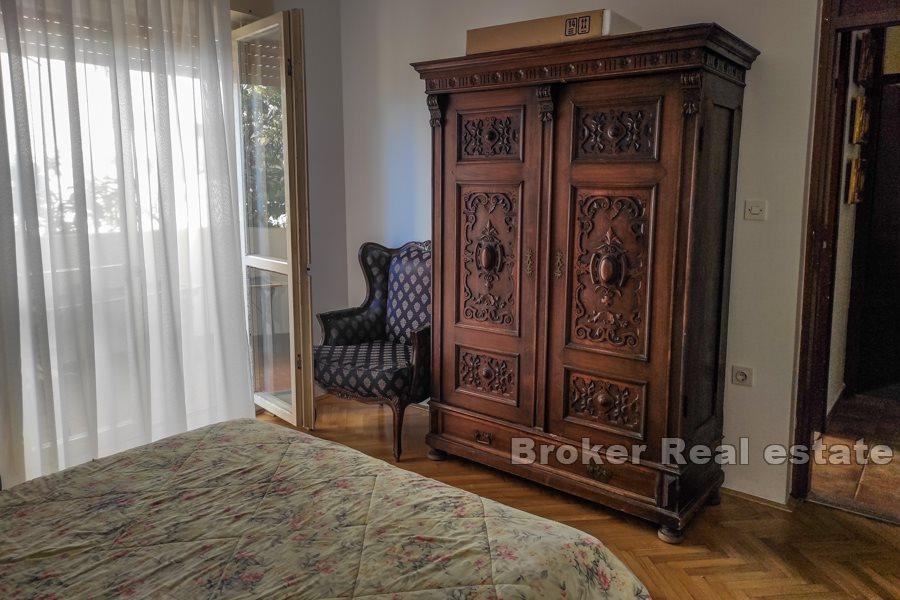 Comfortable apartment. for long lease