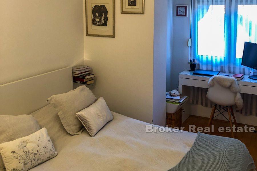 Komfortabel og moderne leilighet, Manus