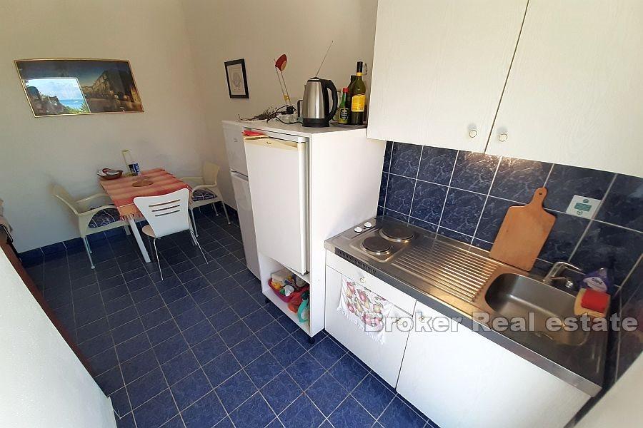 Lijepa, samostojeća kuća s pogledom na more