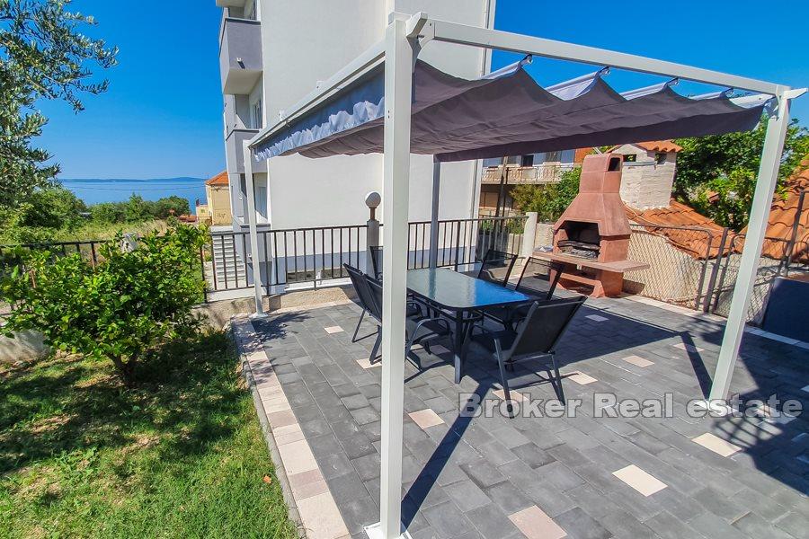 Maison jumelée récemment rénovée