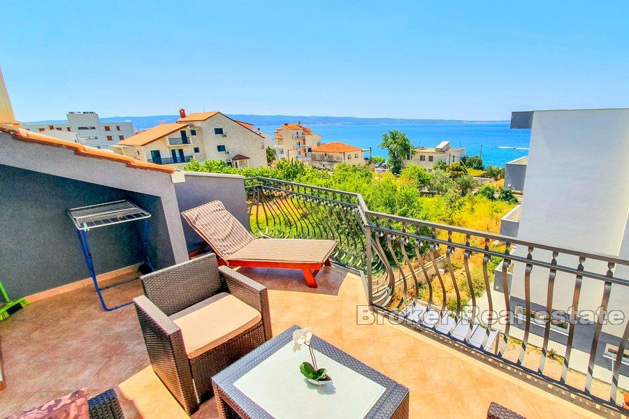 Maison jumelée récemment rénovée