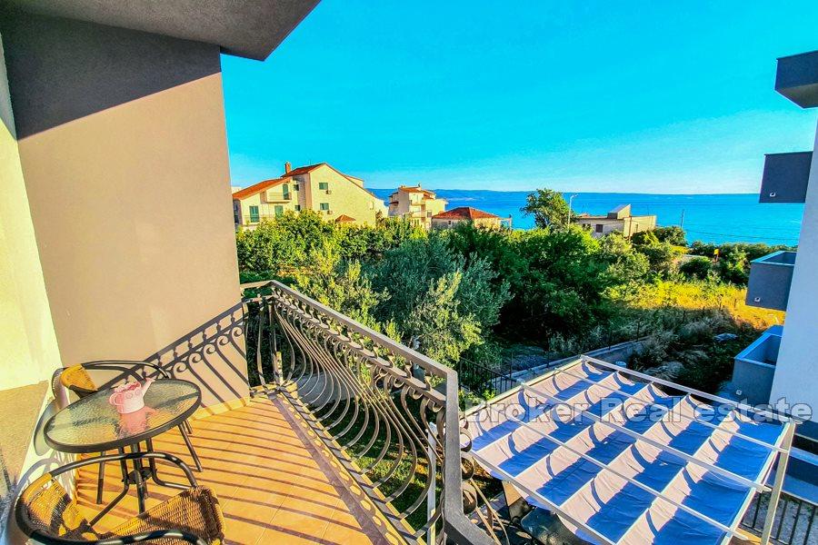 Maison jumelée récemment rénovée